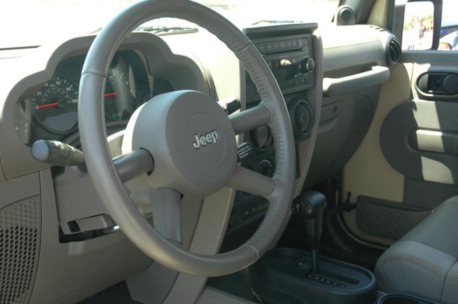  Jeep Wrangler JT Concept 2007 года  (фото 31 из 54)